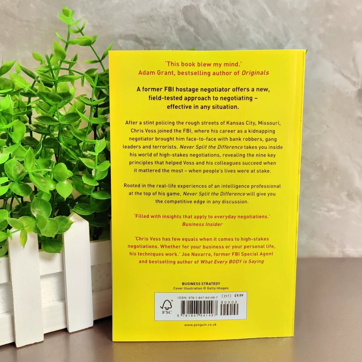 Never Split the Difference: Negotiating as if Your Life Depended on It